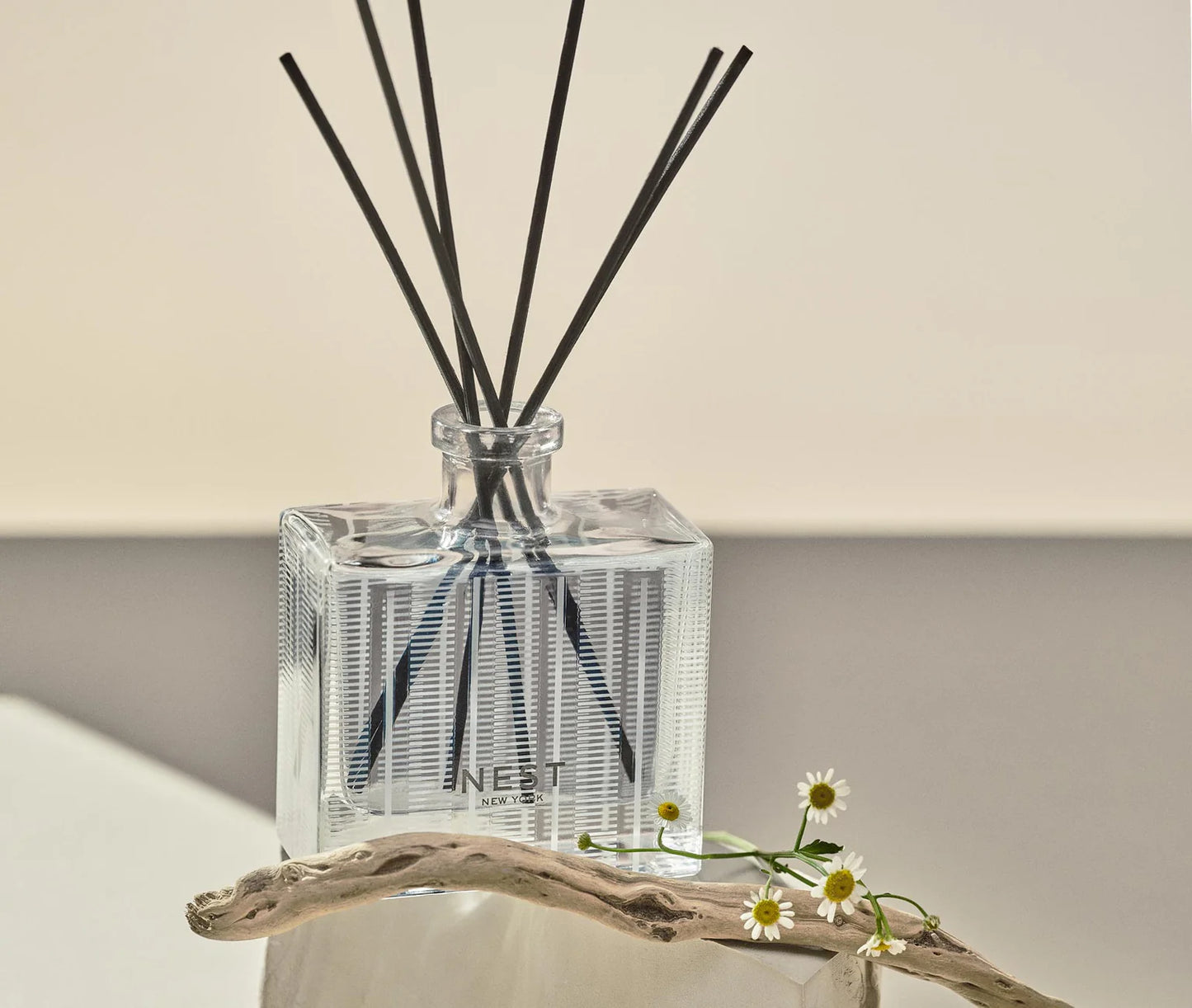Nest Driftwood & Chamomile Reed Diffuser
