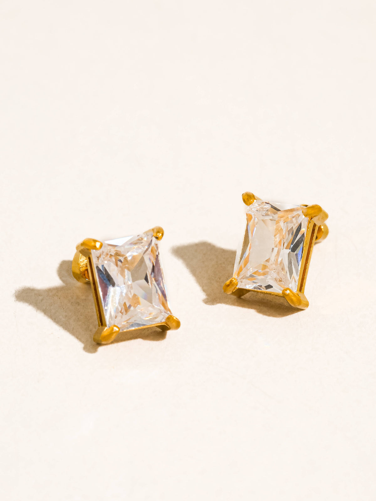 Avenn Teardrop Earrings