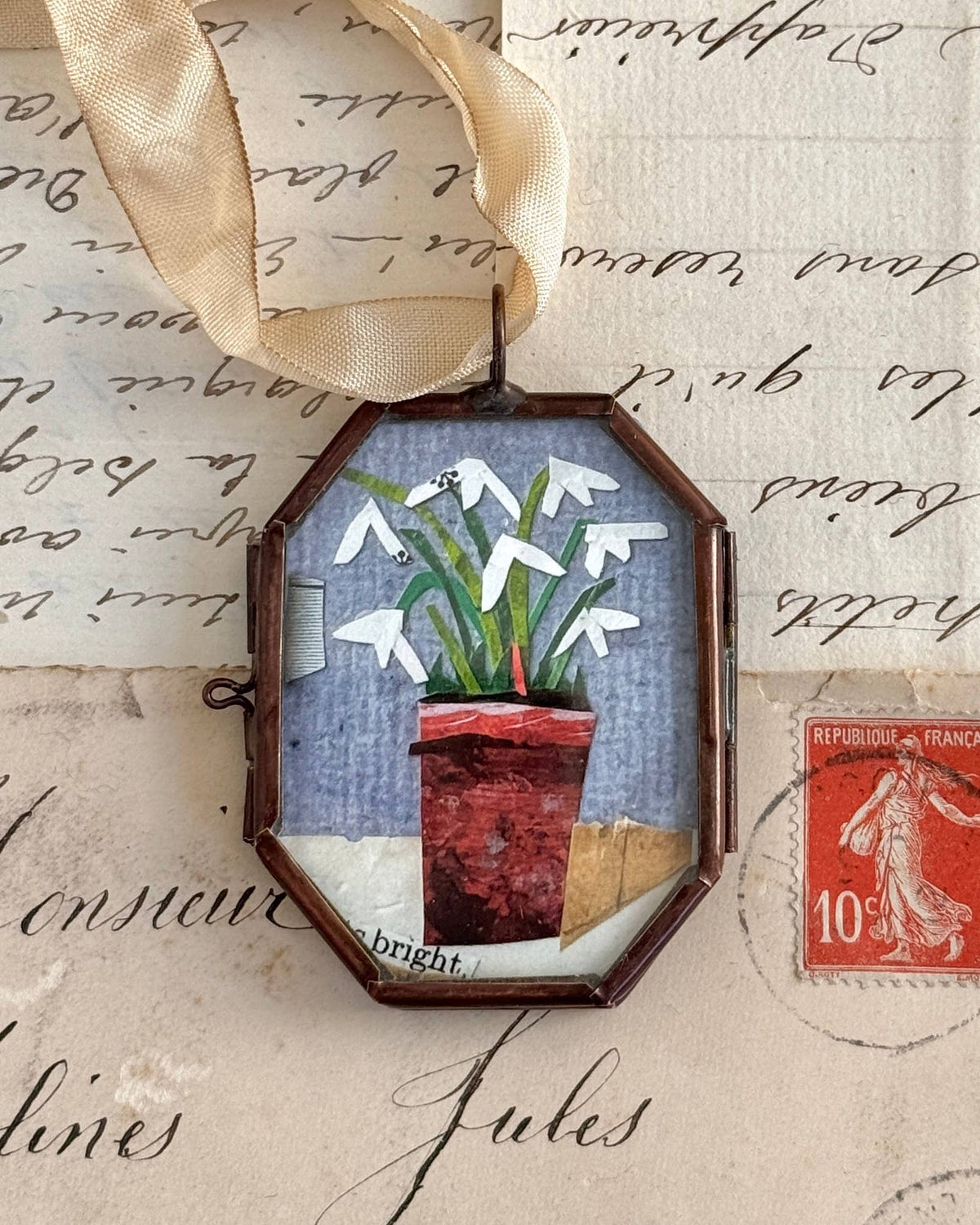 Maris Mirum Snowdrops art locket by Brandie Stonge