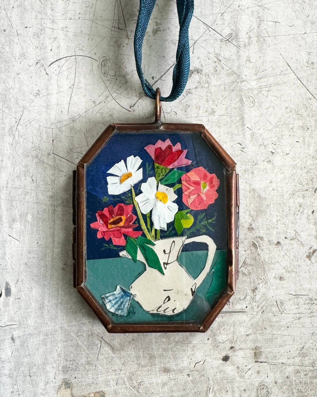 Maris Mirum Zinnia & Shell art locket by Brandie Stonge