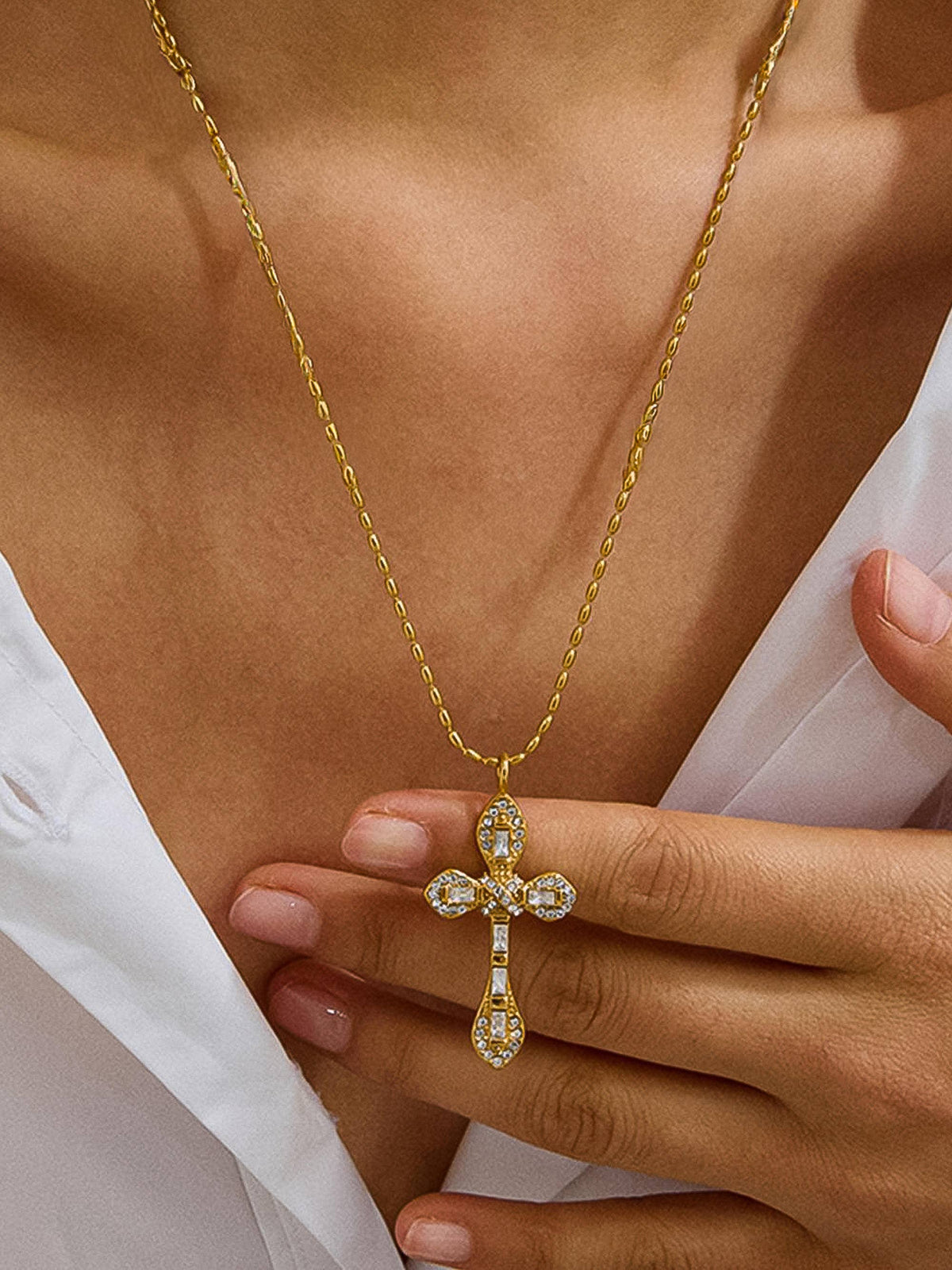 Axelle Necklace