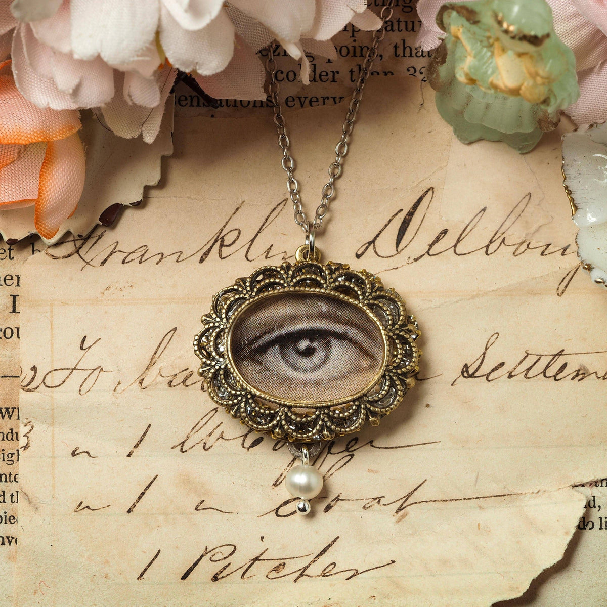 Petite Lover’s Eye Filigree Necklace